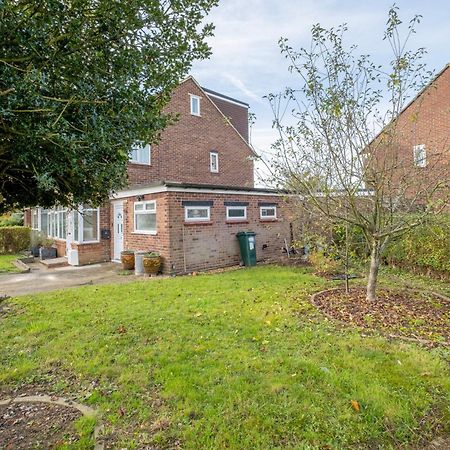 Kings House Apartment Hayes, West London Apt A Northolt  외부 사진