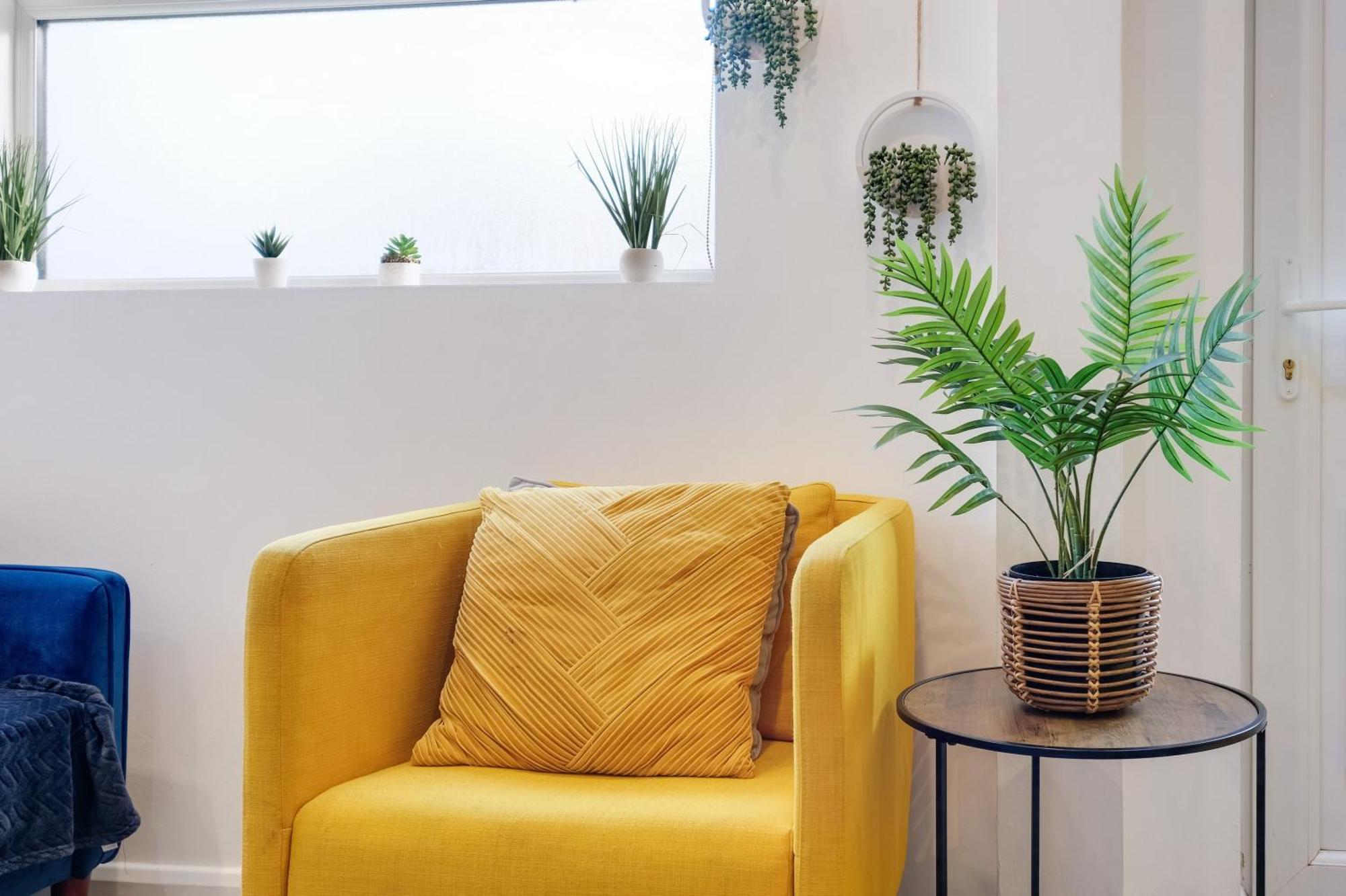 Kings House Apartment Hayes, West London Apt A Northolt  외부 사진