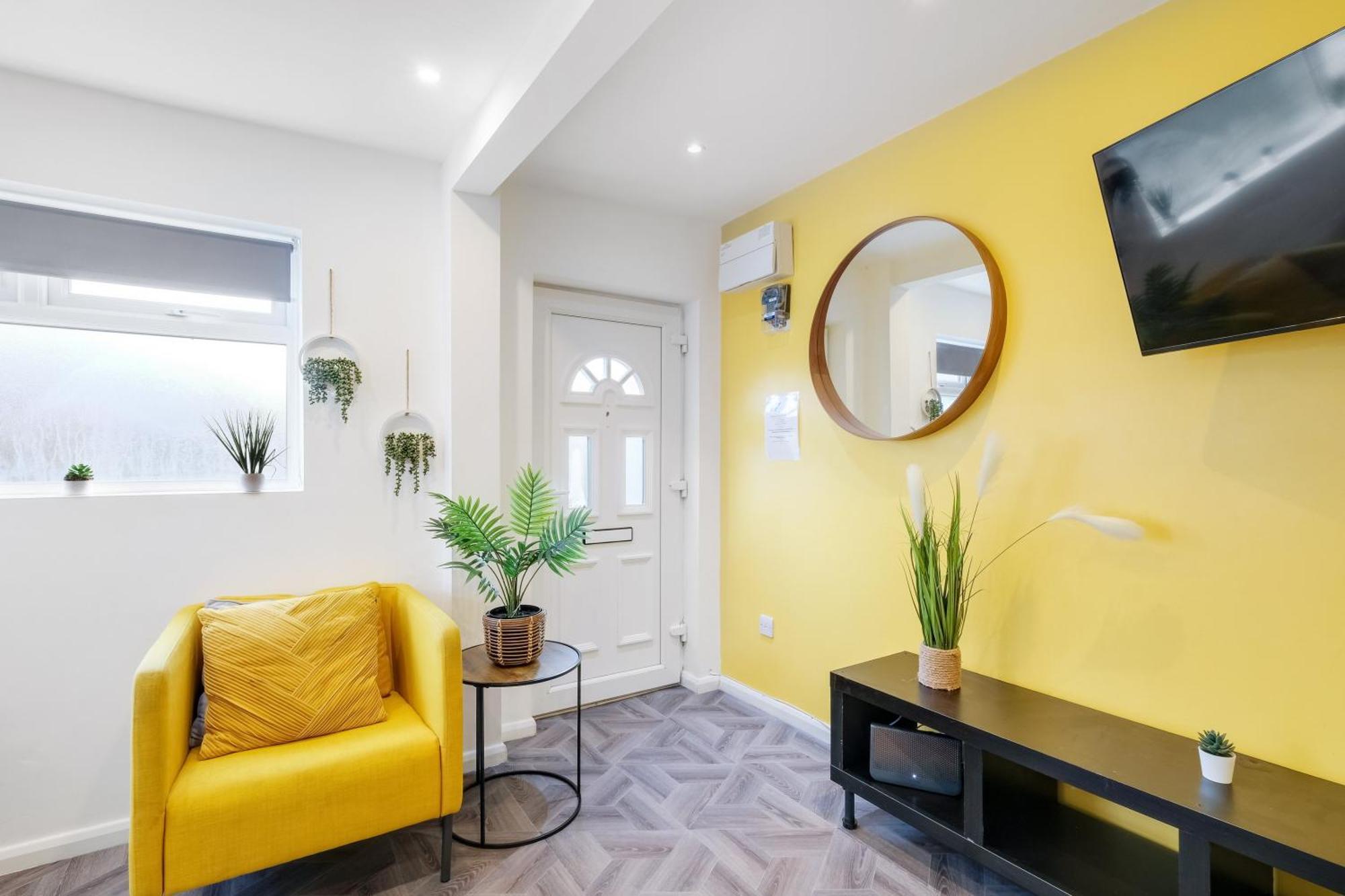 Kings House Apartment Hayes, West London Apt A Northolt  외부 사진